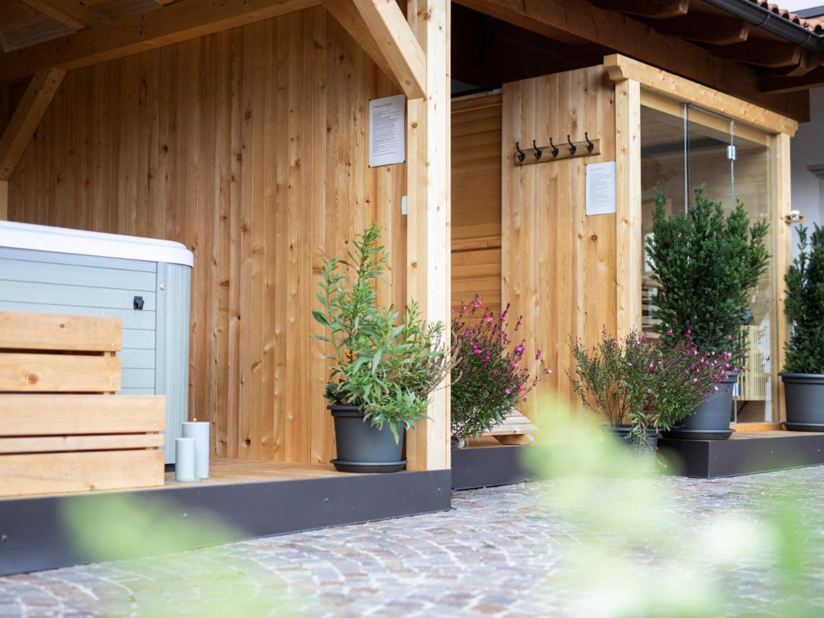 Apartment Judith - Gallhof โวลลัน ภายนอก รูปภาพ